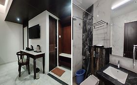 Hotel Saratharajans